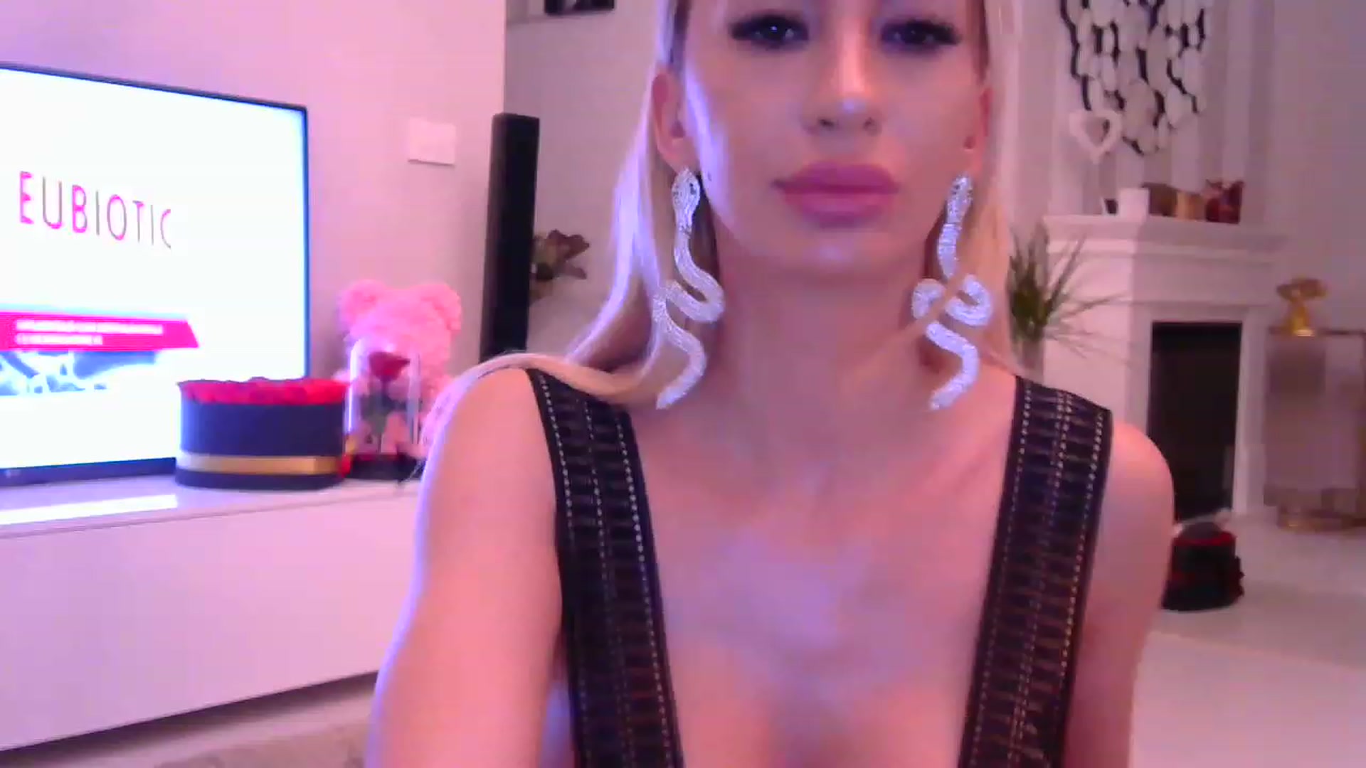 Gallery image thumbnail from Missy_alena's myfreecams stream on, 01/10/2023, 23:18 image 1 of 20