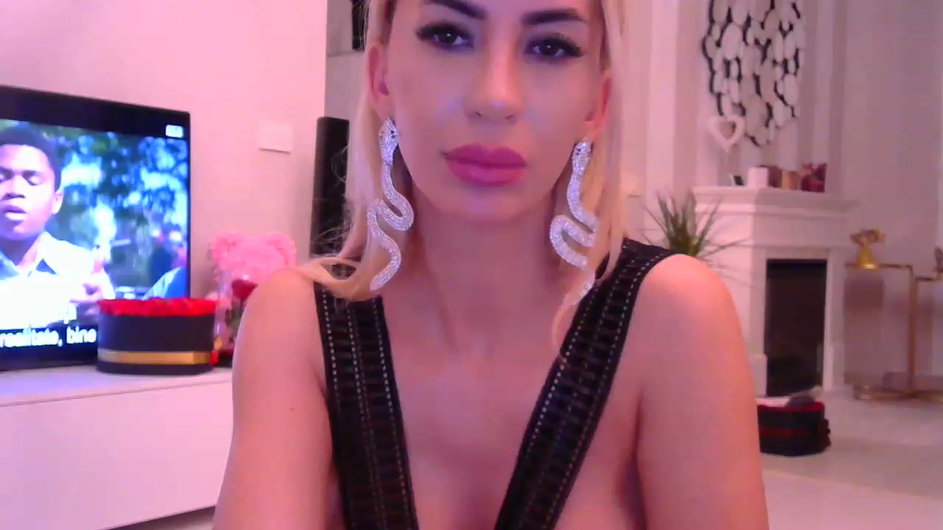 Gallery image thumbnail from Missy_alena's myfreecams stream on, 01/10/2023, 23:59 image 16 of 20