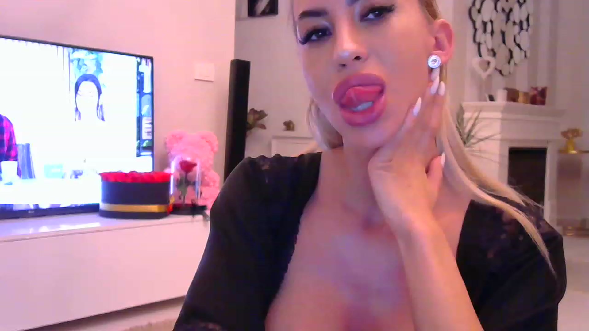 Gallery image thumbnail from Missy_alena's myfreecams stream on, 01/12/2023, 02:08 image 6 of 20