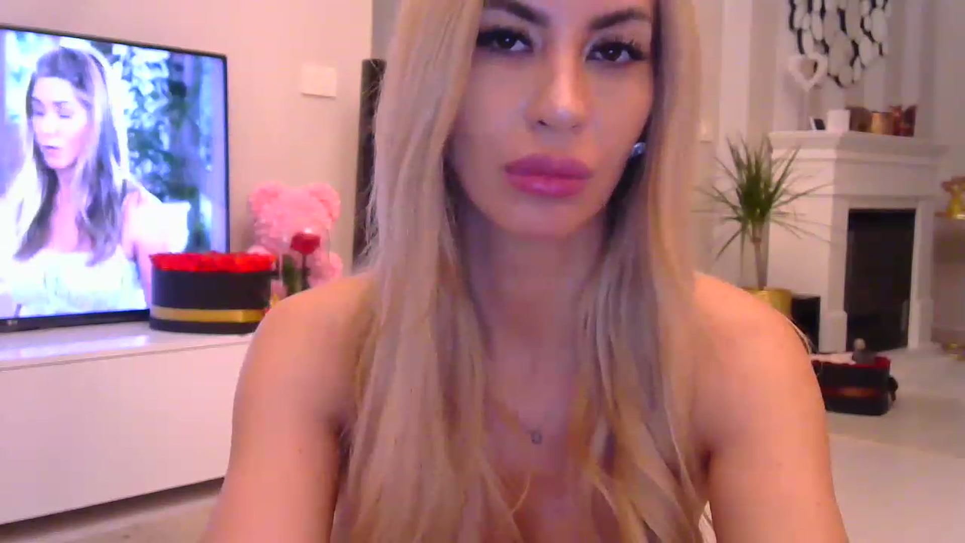 Gallery image thumbnail from Missy_alena's myfreecams stream on, 01/26/2023, 24:40 image 13 of 20