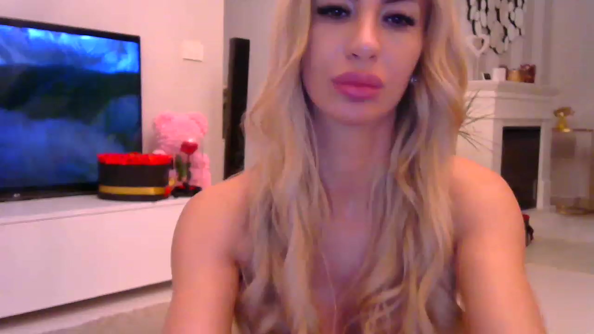 Gallery image thumbnail from Missy_alena's myfreecams stream on, 02/01/2023, 23:41 image 9 of 20