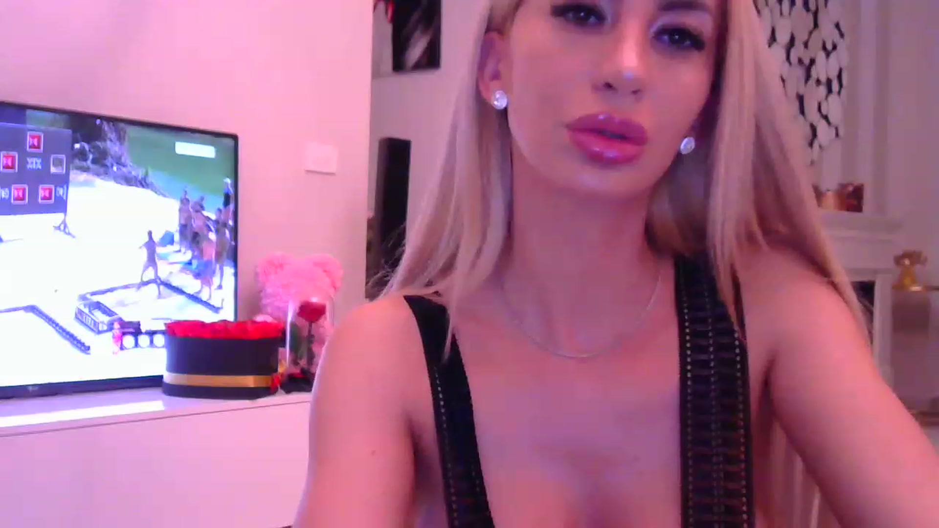 Gallery image thumbnail from Missy_alena's myfreecams stream on, 02/06/2023, 19:43 image 6 of 20