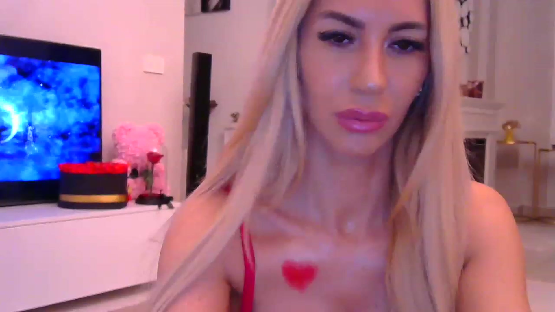 Gallery image thumbnail from Missy_alena's myfreecams stream on, 02/14/2023, 22:20 image 17 of 20
