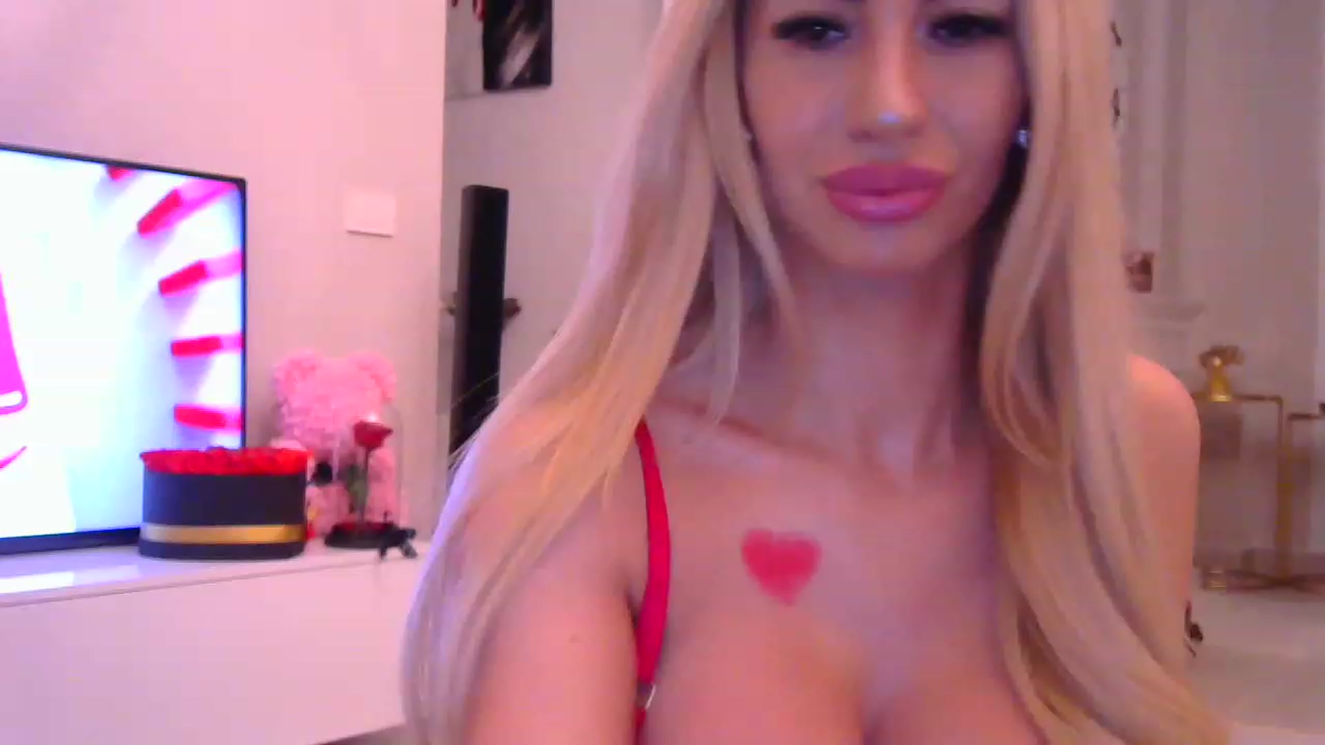 Gallery image thumbnail from Missy_alena's myfreecams stream on, 02/14/2023, 22:20 image 10 of 20