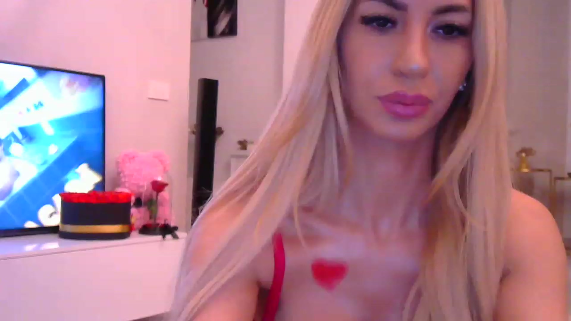 Gallery image thumbnail from Missy_alena's myfreecams stream on, 02/14/2023, 22:20 image 9 of 20