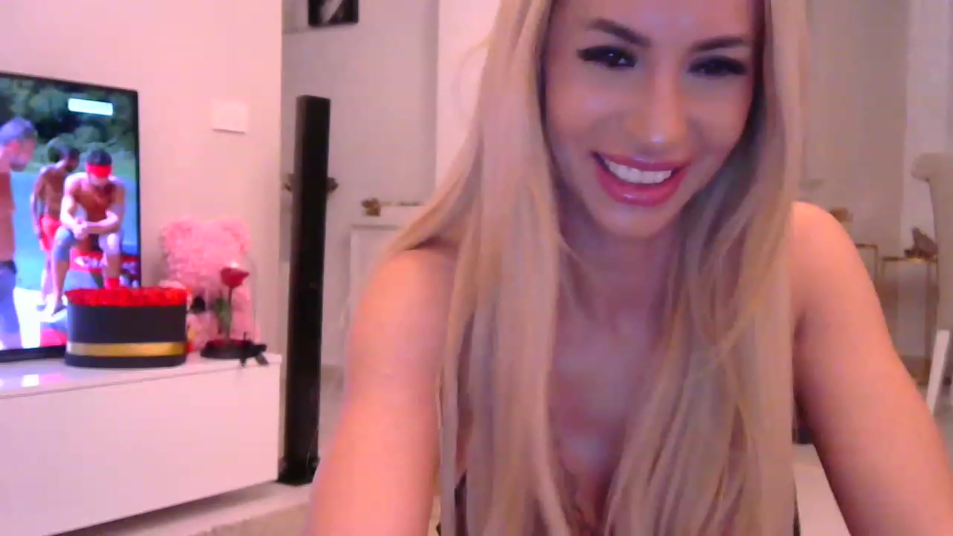 Gallery image thumbnail from Missy_alena's myfreecams stream on, 02/15/2023, 21:29 image 2 of 20