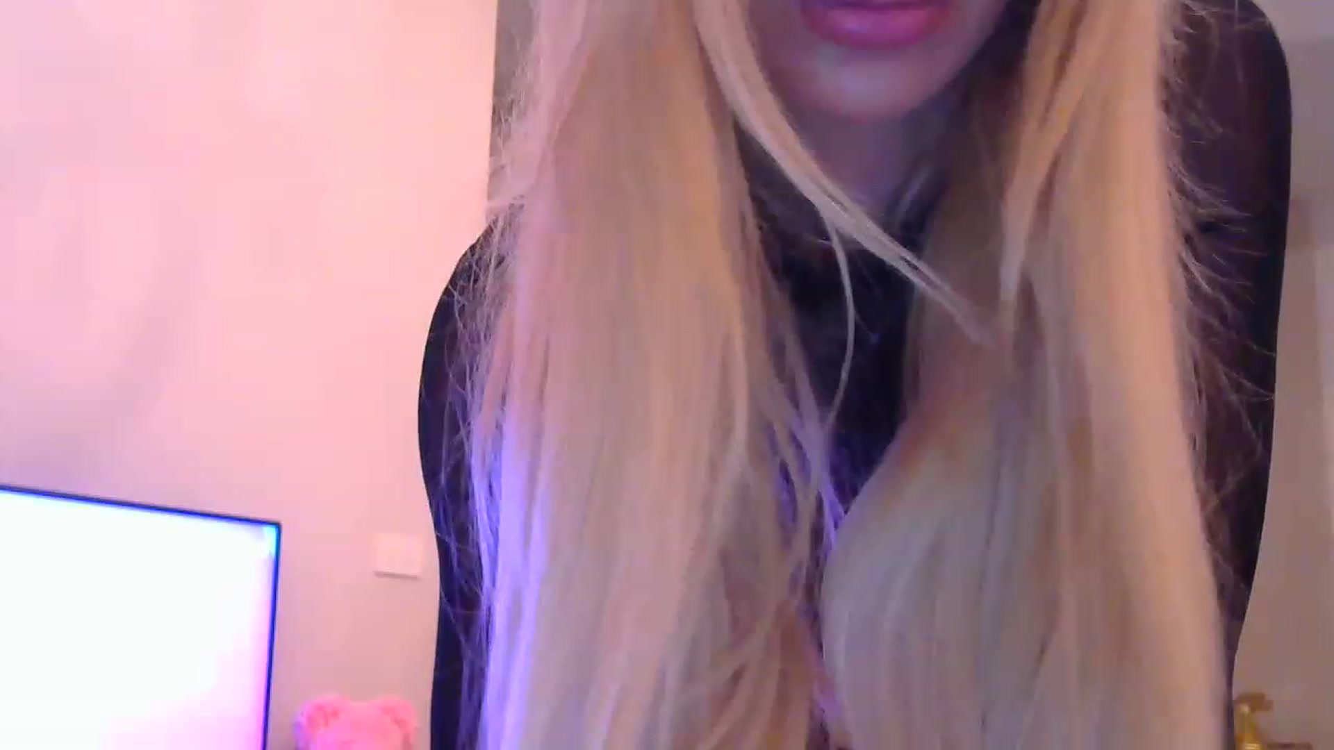 Gallery image thumbnail from Missy_alena's myfreecams stream on, 02/17/2023, 02:49 image 17 of 20