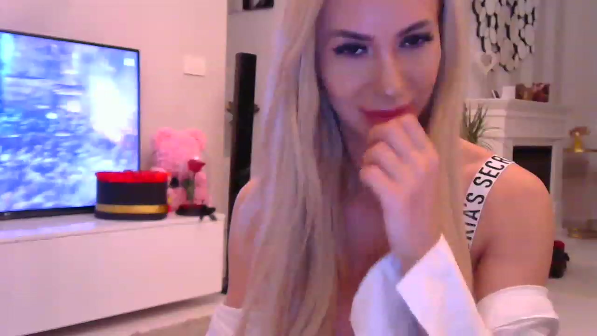 Gallery image thumbnail from Missy_alena's myfreecams stream on, 02/18/2023, 22:29 image 11 of 20