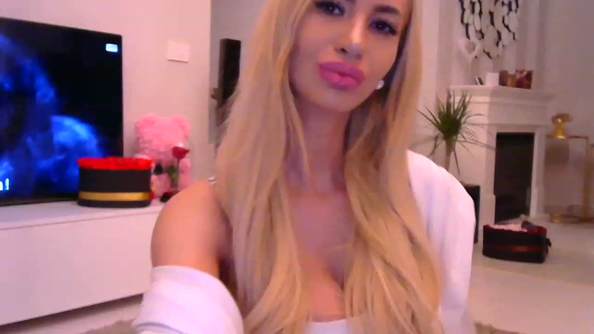 Gallery image thumbnail from Missy_alena's myfreecams stream on, 02/18/2023, 22:29 image 2 of 20