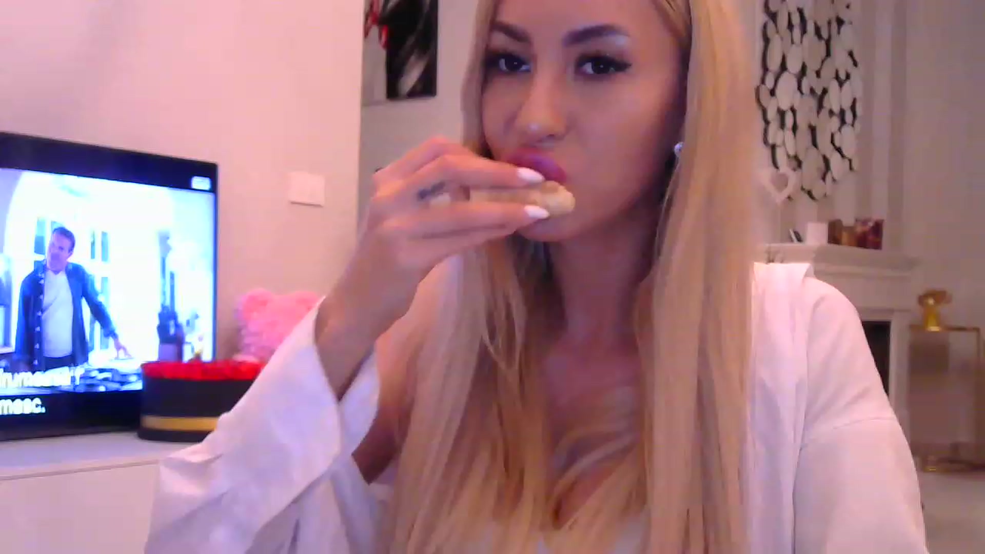 Gallery image thumbnail from Missy_alena's myfreecams stream on, 02/18/2023, 22:29 image 18 of 20