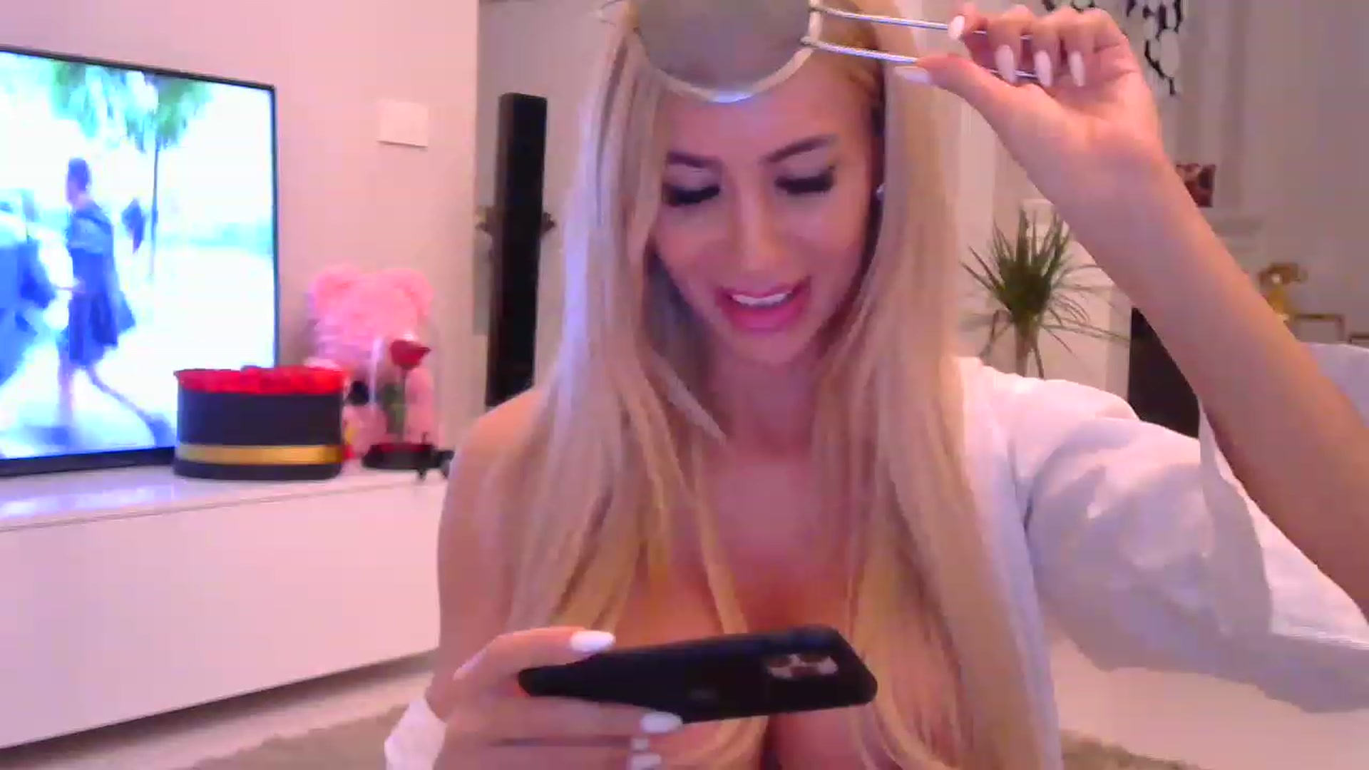Gallery image thumbnail from Missy_alena's myfreecams stream on, 02/19/2023, 24:59 image 10 of 20