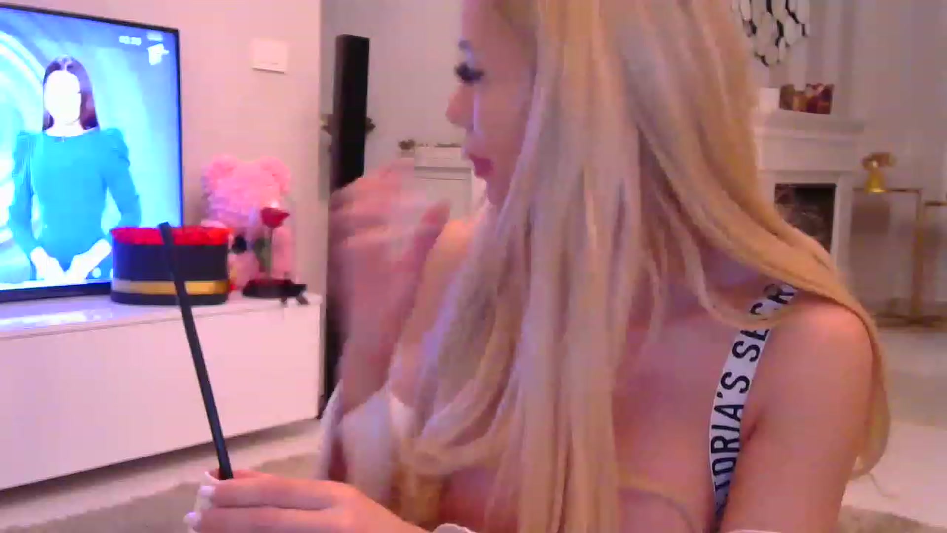 Gallery image thumbnail from Missy_alena's myfreecams stream on, 02/19/2023, 24:59 image 17 of 20