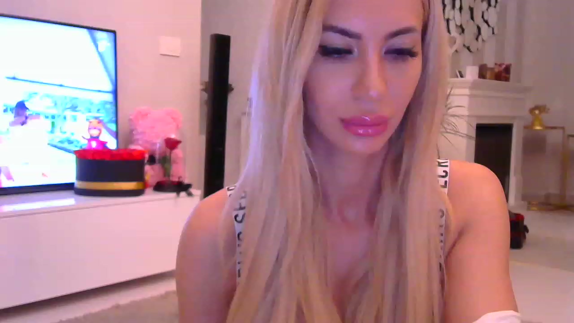 Gallery image thumbnail from Missy_alena's myfreecams stream on, 02/19/2023, 24:59 image 1 of 20
