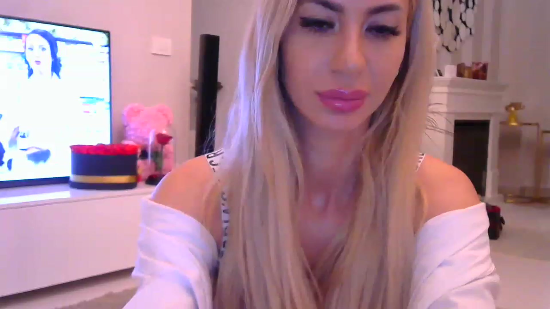 Gallery image thumbnail from Missy_alena's myfreecams stream on, 02/19/2023, 24:59 image 5 of 20