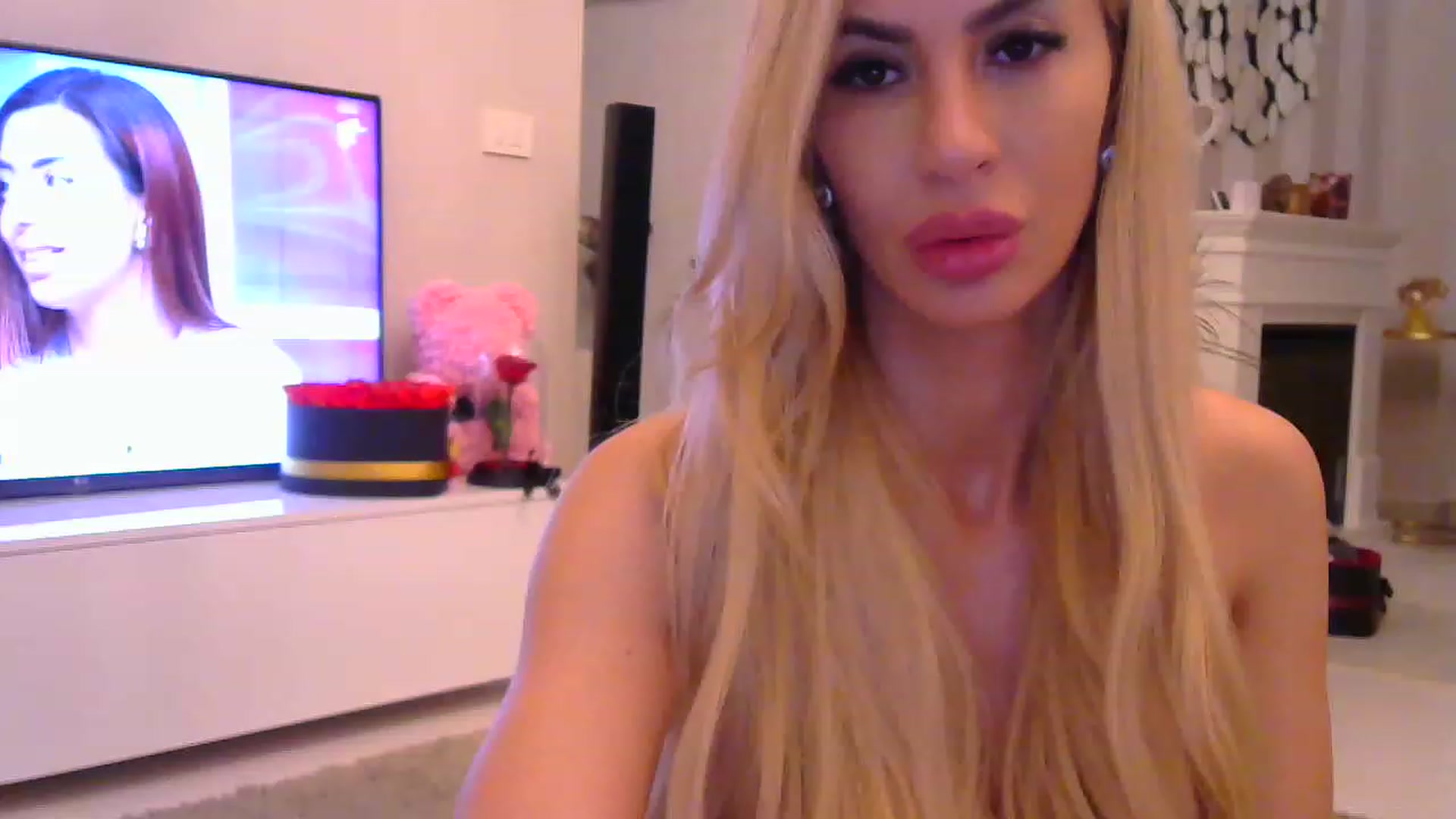 Gallery image thumbnail from Missy_alena's myfreecams stream on, 02/21/2023, 02:55 image 7 of 20