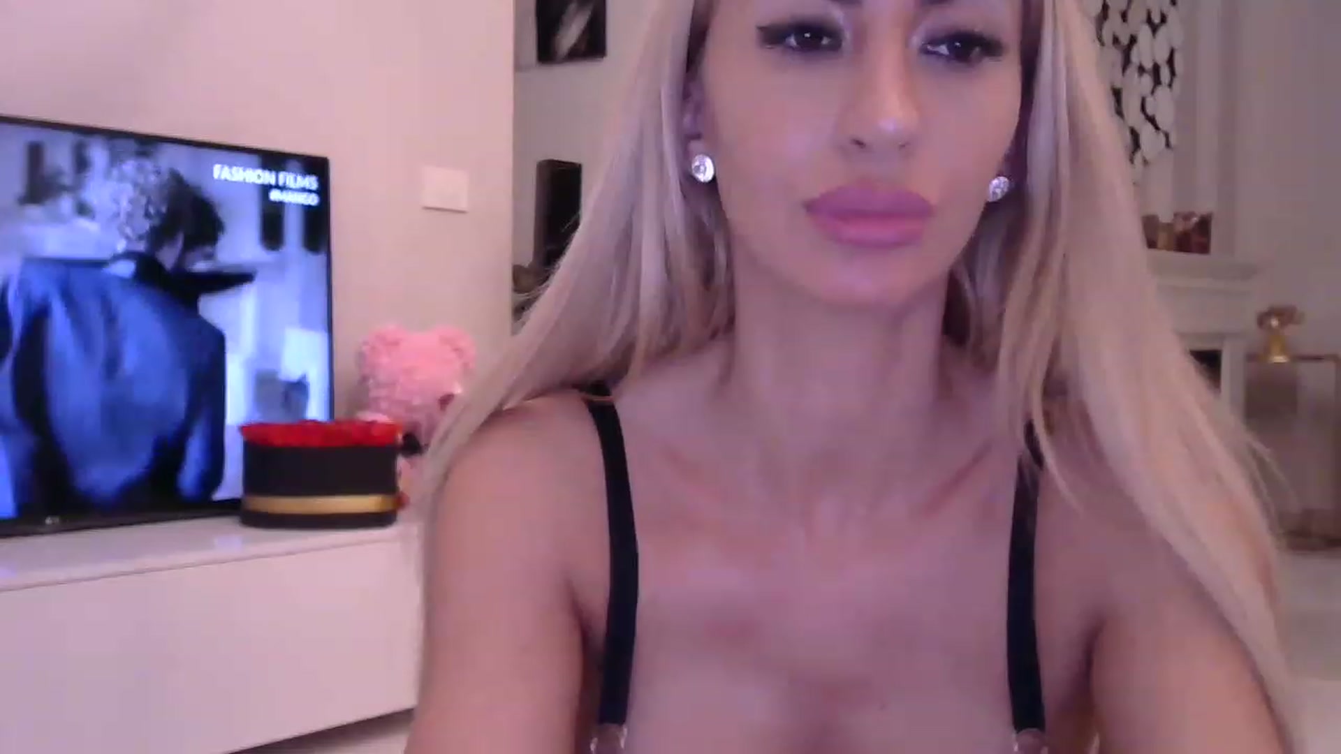 Gallery image thumbnail from Missy_alena's myfreecams stream on, 02/27/2023, 24:29 image 20 of 20