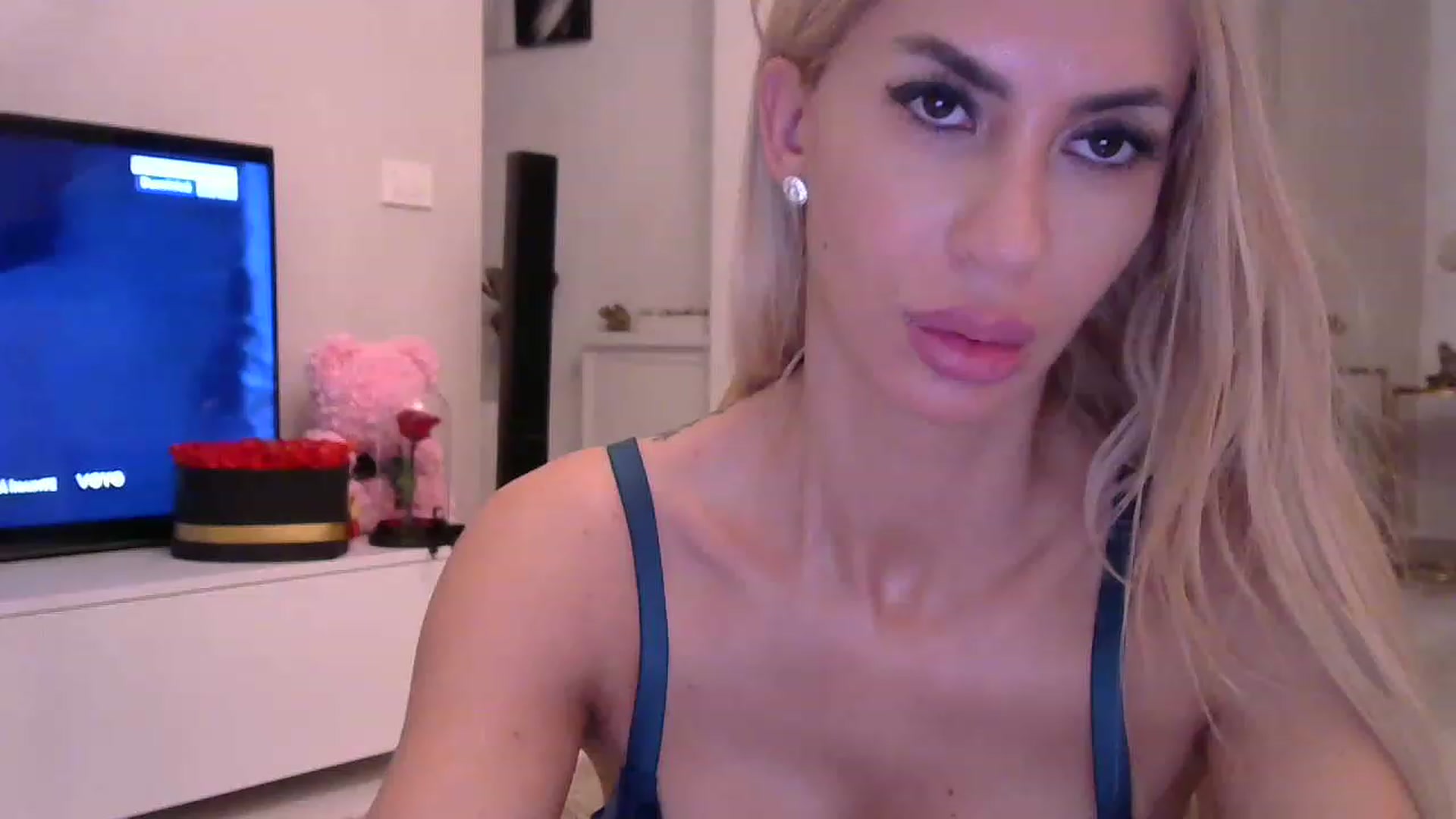Gallery image thumbnail from Missy_alena's myfreecams stream on, 03/01/2023, 01:37 image 17 of 20