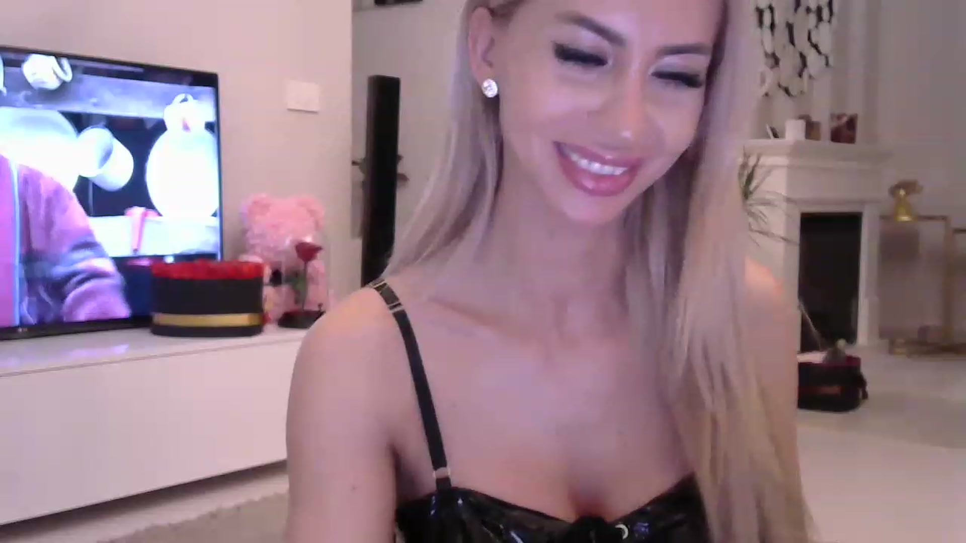 Gallery image thumbnail from Missy_alena's myfreecams stream on, 03/18/2023, 01:31 image 9 of 20