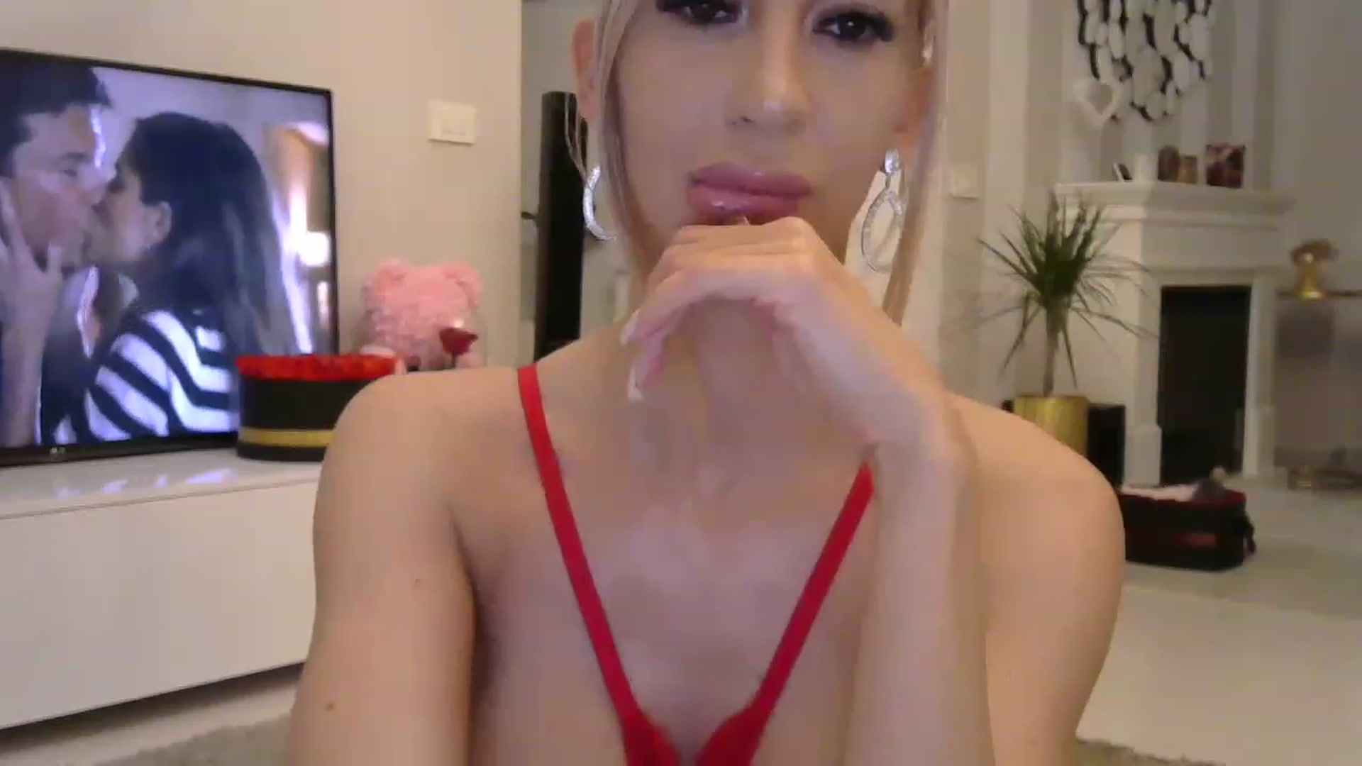Gallery image thumbnail from Missy_alena's myfreecams stream on, 03/19/2023, 01:16 image 6 of 20