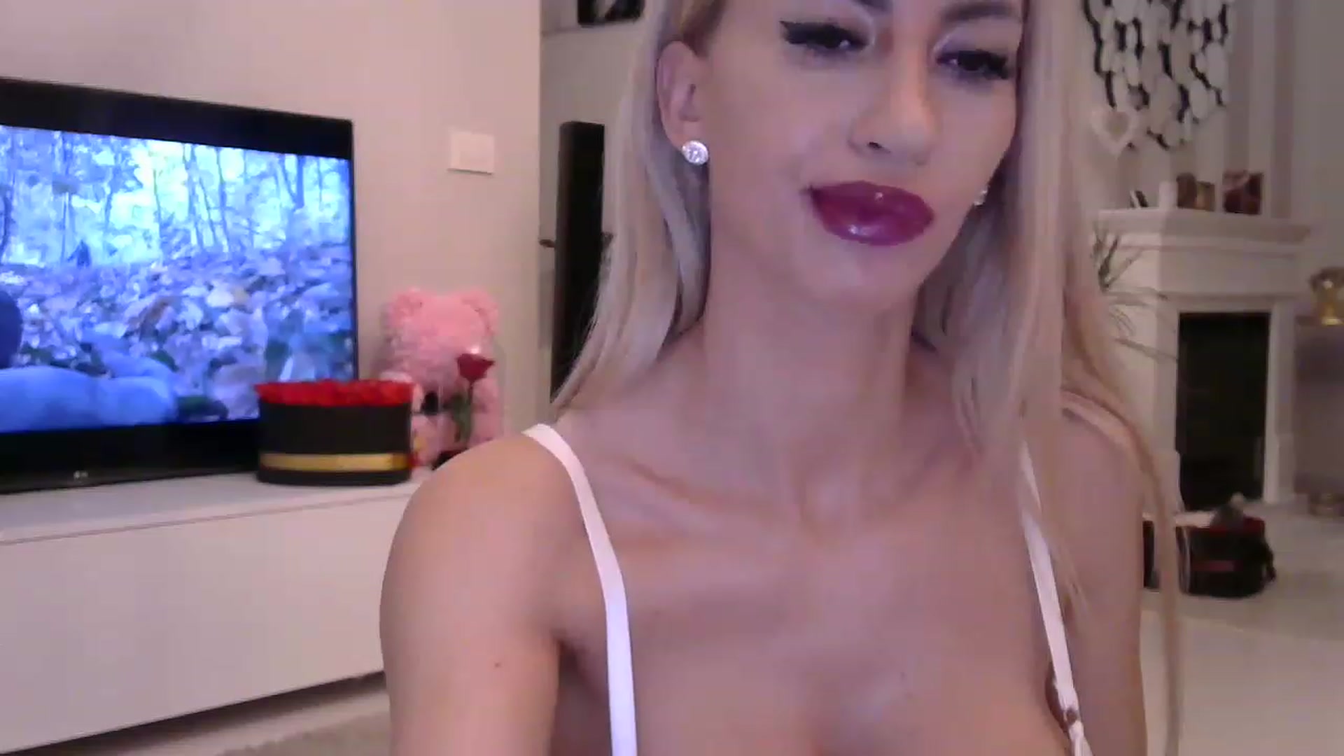 Gallery image thumbnail from Missy_alena's myfreecams stream on, 03/22/2023, 24:17 image 9 of 20
