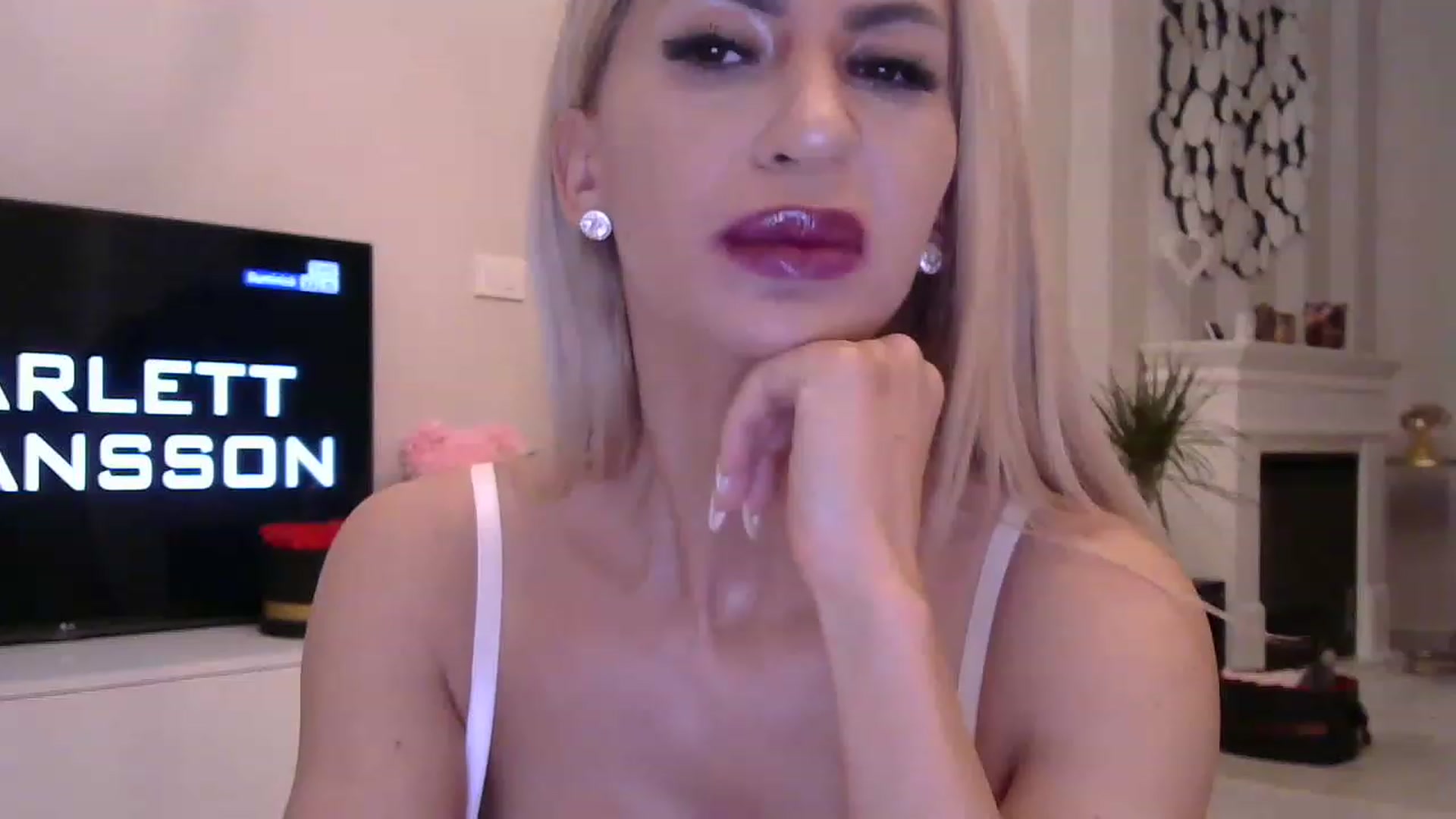 Gallery image thumbnail from Missy_alena's myfreecams stream on, 03/22/2023, 24:17 image 4 of 20