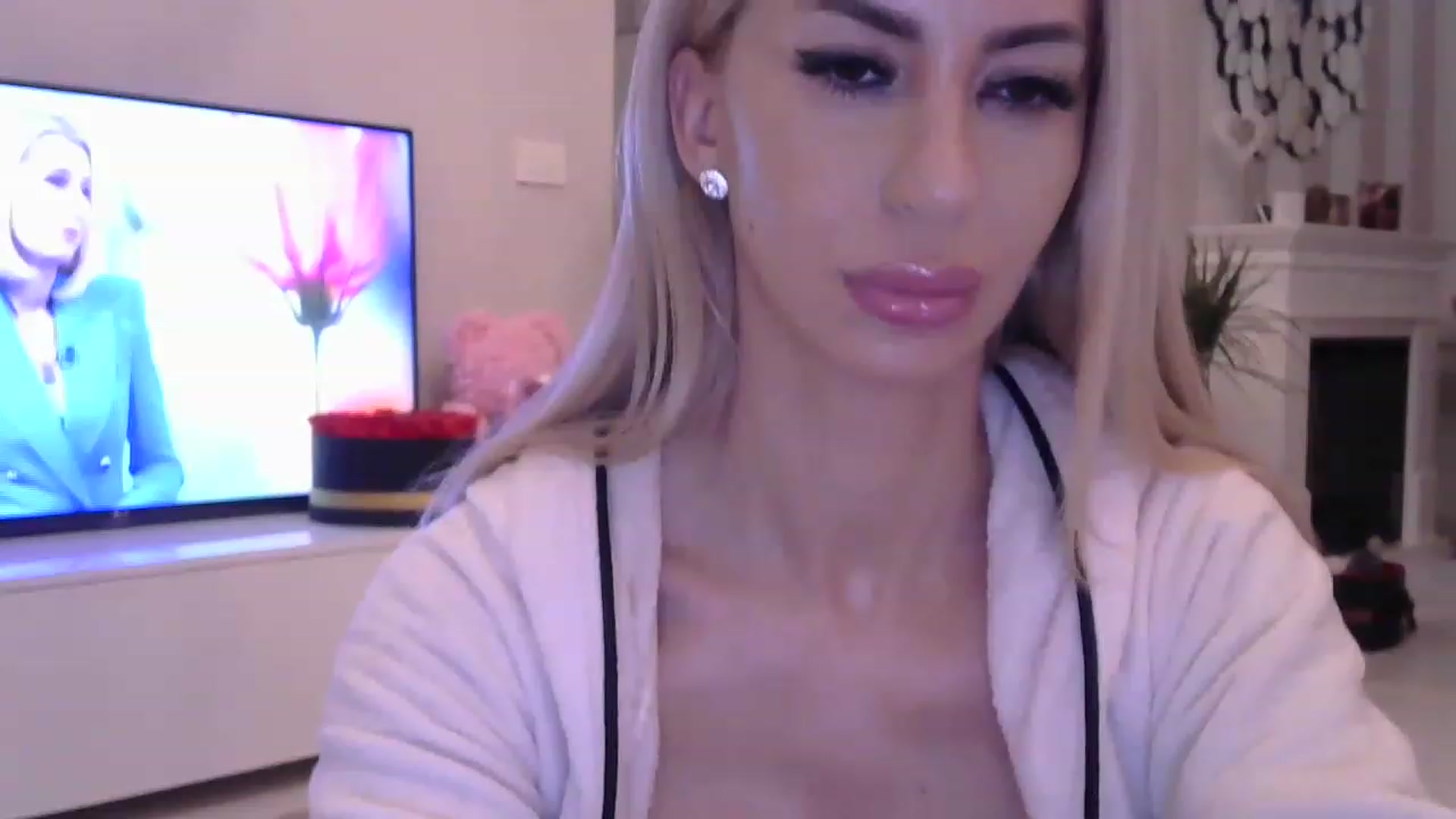 Gallery image thumbnail from Missy_alena's myfreecams stream on, 03/24/2023, 01:25 image 4 of 20