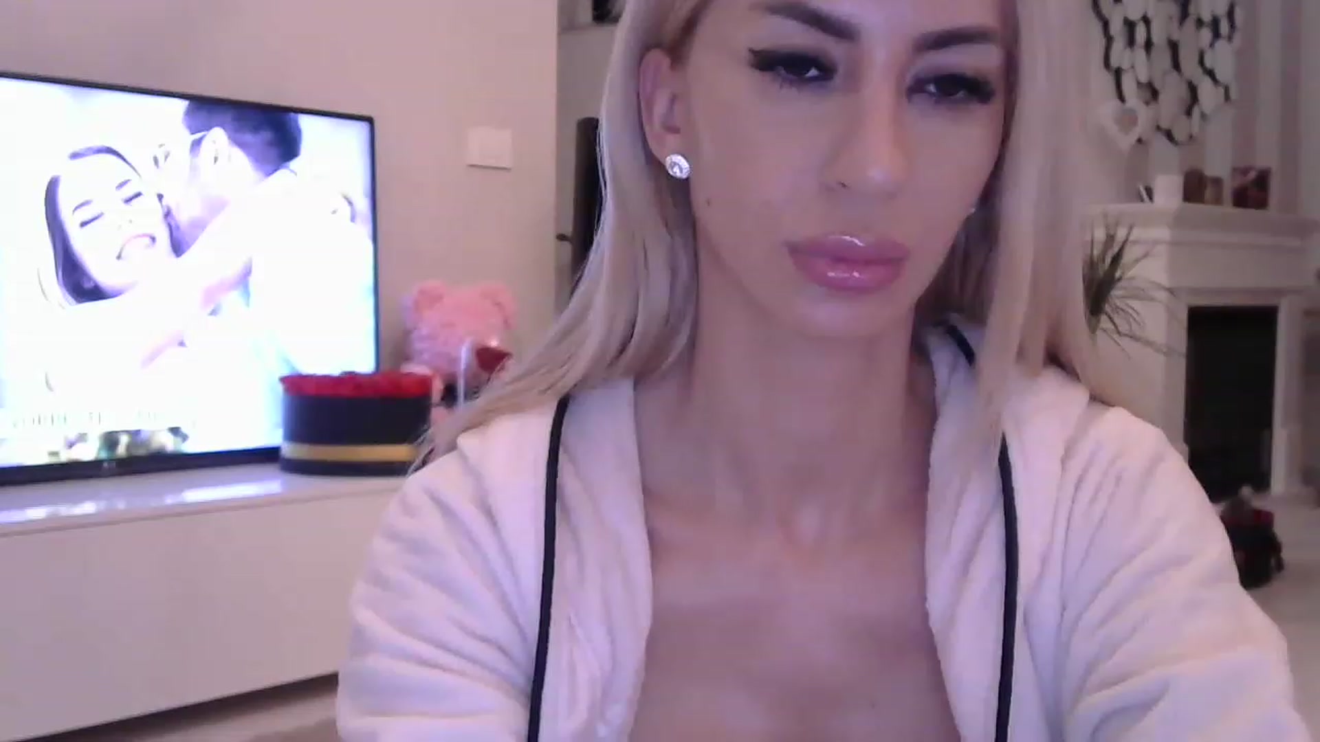 Gallery image thumbnail from Missy_alena's myfreecams stream on, 03/24/2023, 01:25 image 9 of 20