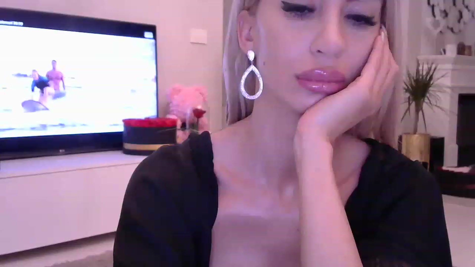 Gallery image thumbnail from Missy_alena's myfreecams stream on, 03/27/2023, 24:39 image 8 of 20