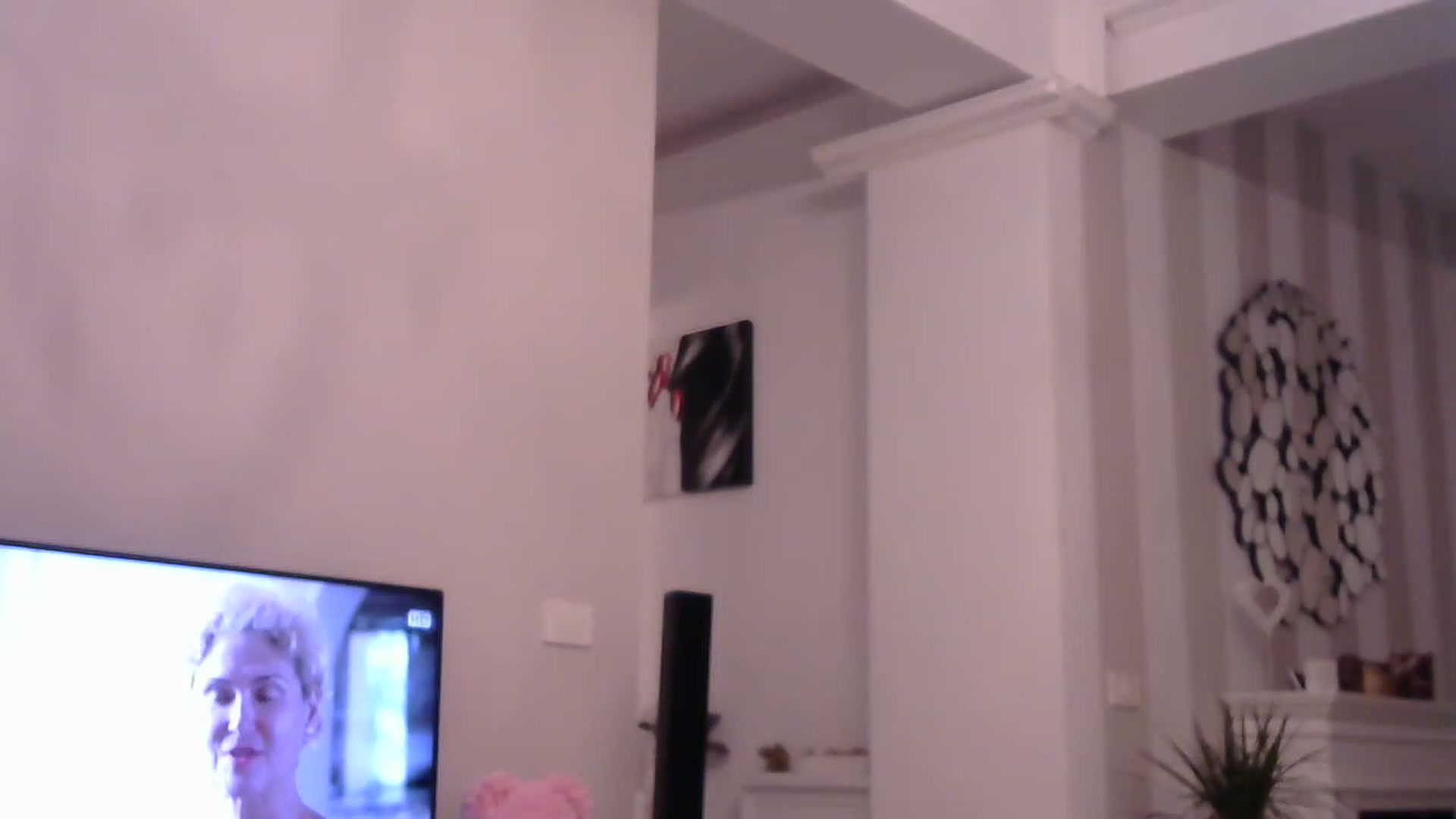 Gallery image thumbnail from Missy_alena's myfreecams stream on, 03/29/2023, 24:11 image 8 of 20