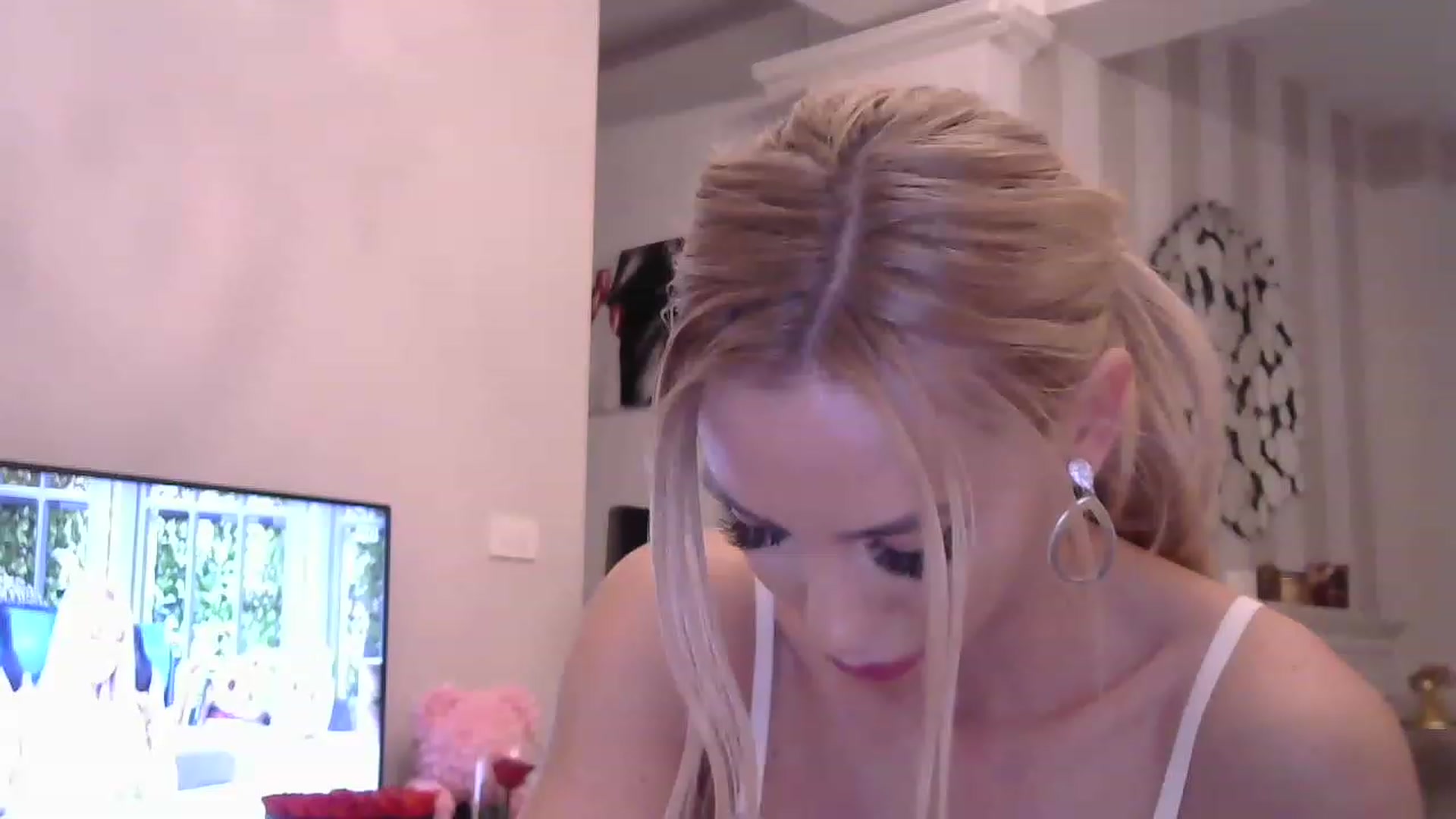 Gallery image thumbnail from Missy_alena's myfreecams stream on, 03/29/2023, 24:47 image 7 of 20