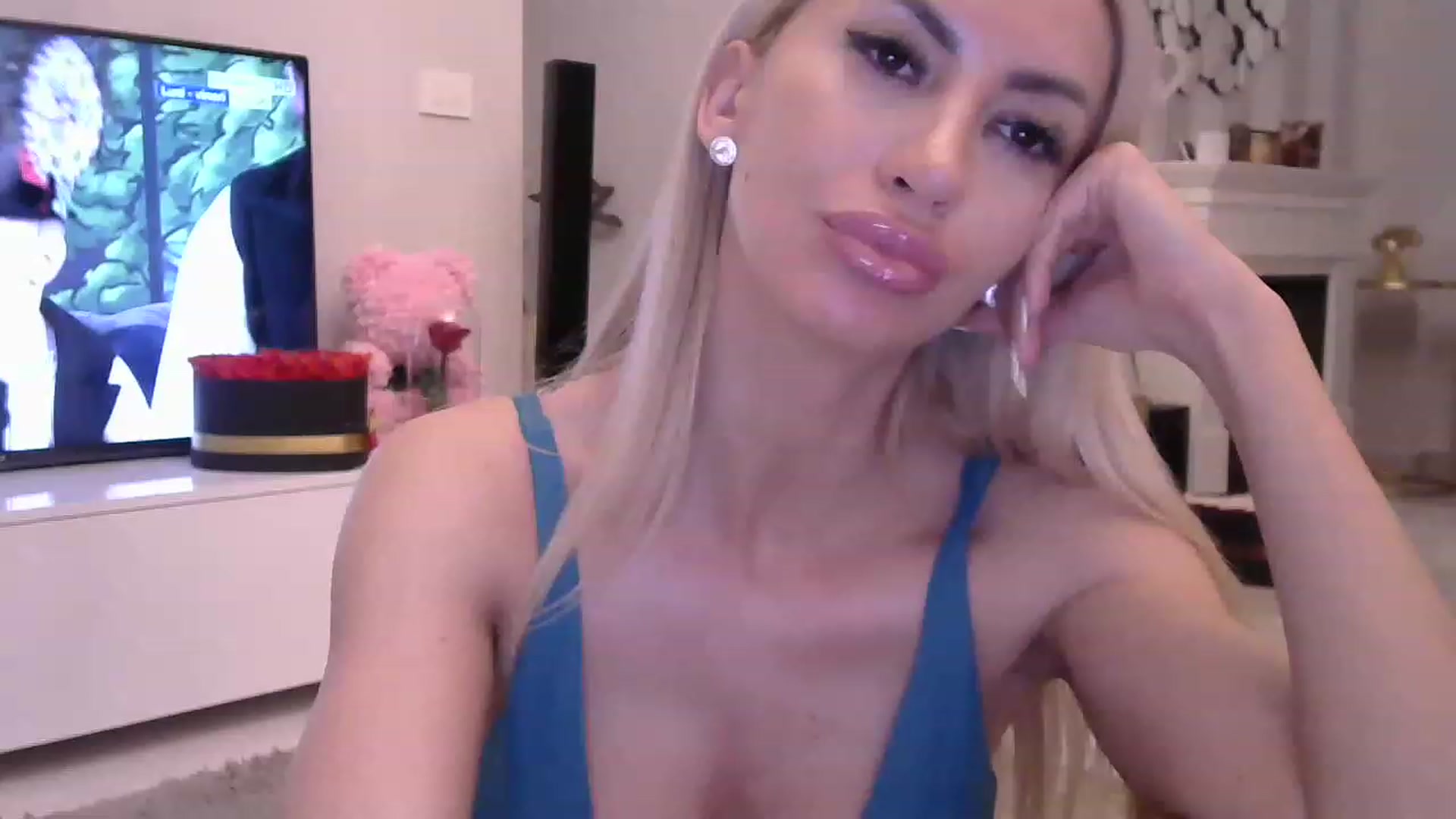 Gallery image thumbnail from Missy_alena's myfreecams stream on, 03/30/2023, 01:30 image 18 of 20
