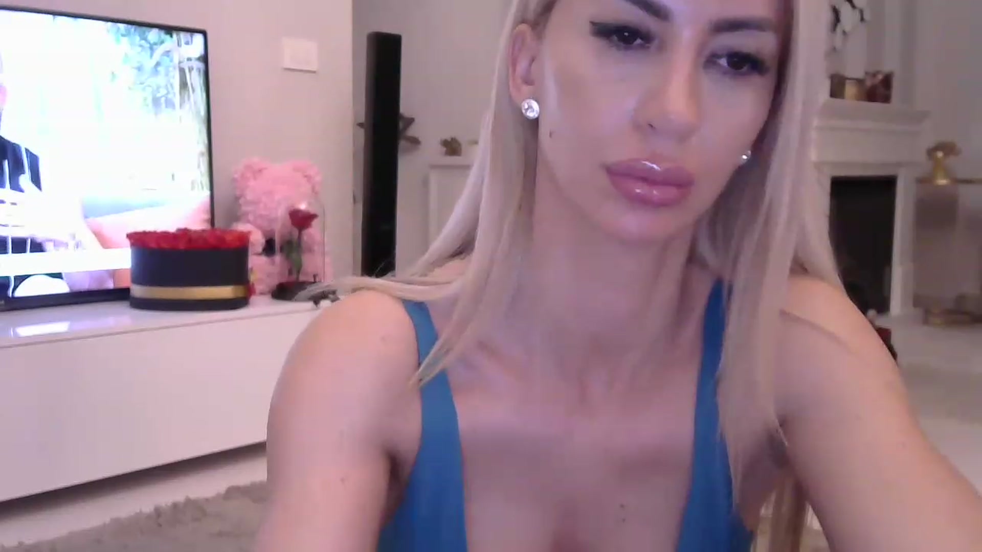Gallery image thumbnail from Missy_alena's myfreecams stream on, 03/30/2023, 01:30 image 8 of 20