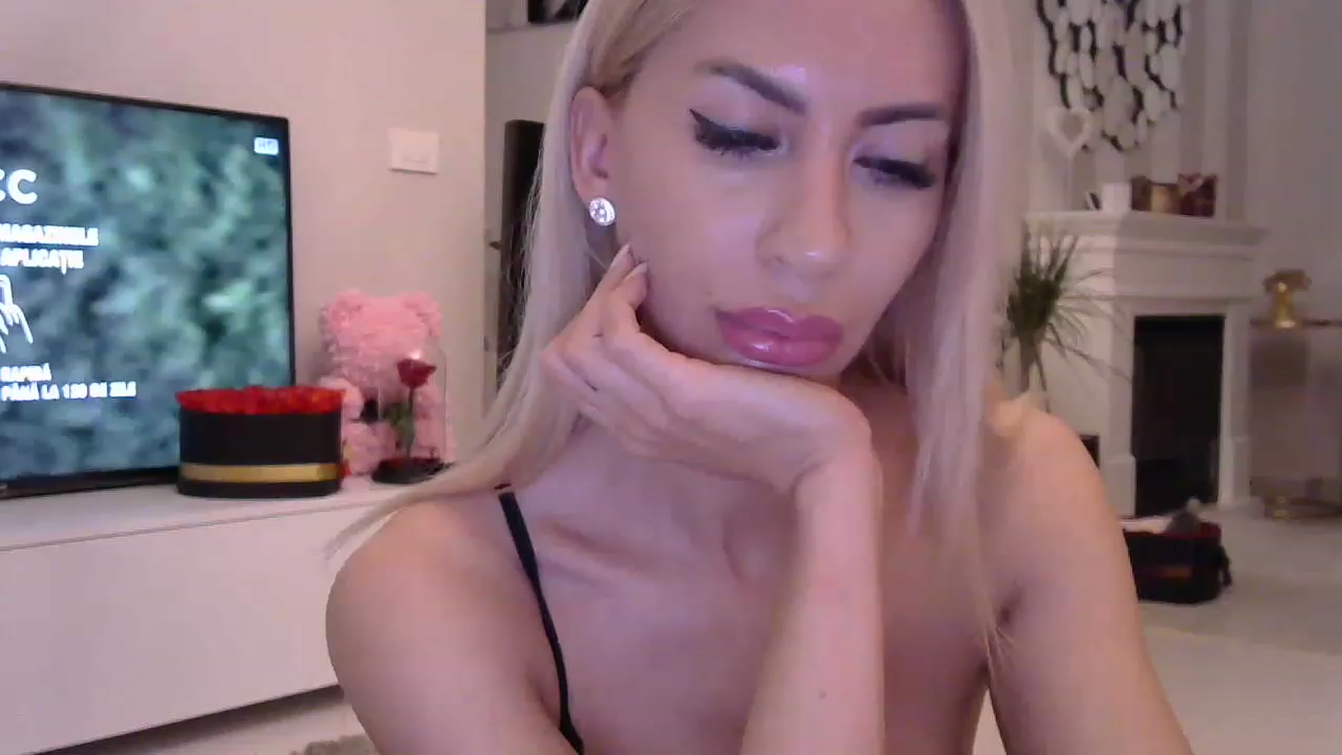 Gallery image thumbnail from Missy_alena's myfreecams stream on, 03/30/2023, 22:39 image 14 of 20