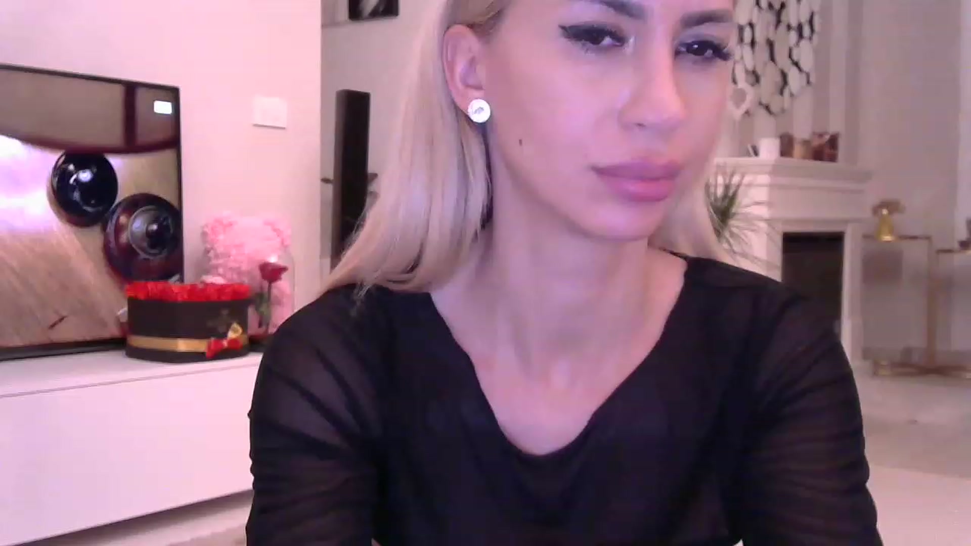 Gallery image thumbnail from Missy_alena's myfreecams stream on, 04/03/2023, 24:42 image 14 of 20