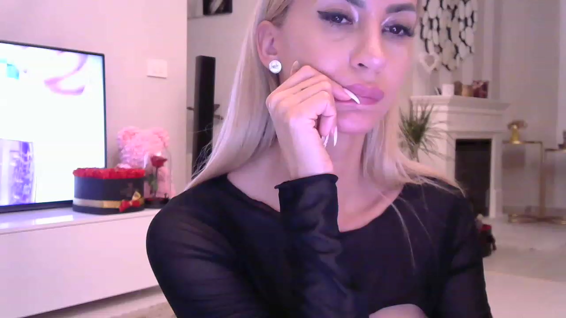 Gallery image thumbnail from Missy_alena's myfreecams stream on, 04/03/2023, 24:42 image 6 of 20