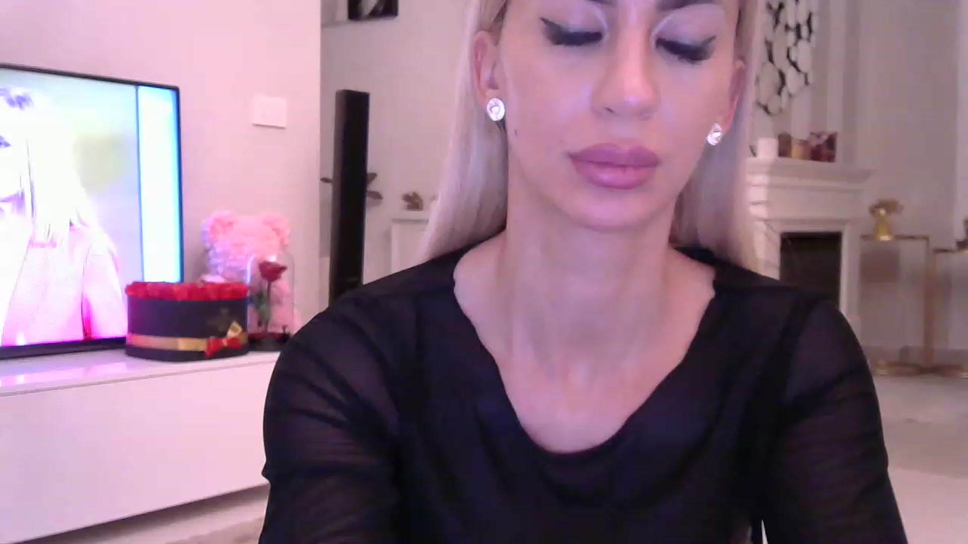 Gallery image thumbnail from Missy_alena's myfreecams stream on, 04/03/2023, 24:42 image 13 of 20