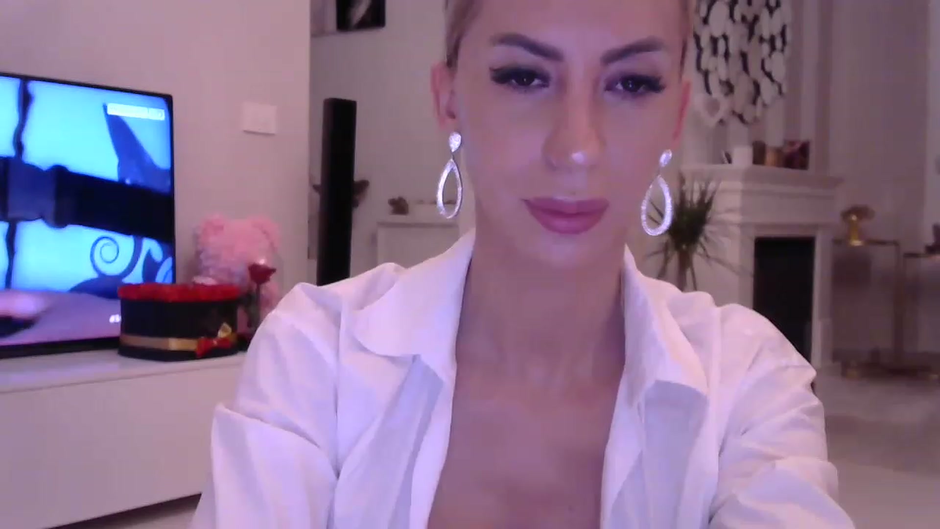 Gallery image thumbnail from Missy_alena's myfreecams stream on, 04/03/2023, 21:10 image 4 of 20