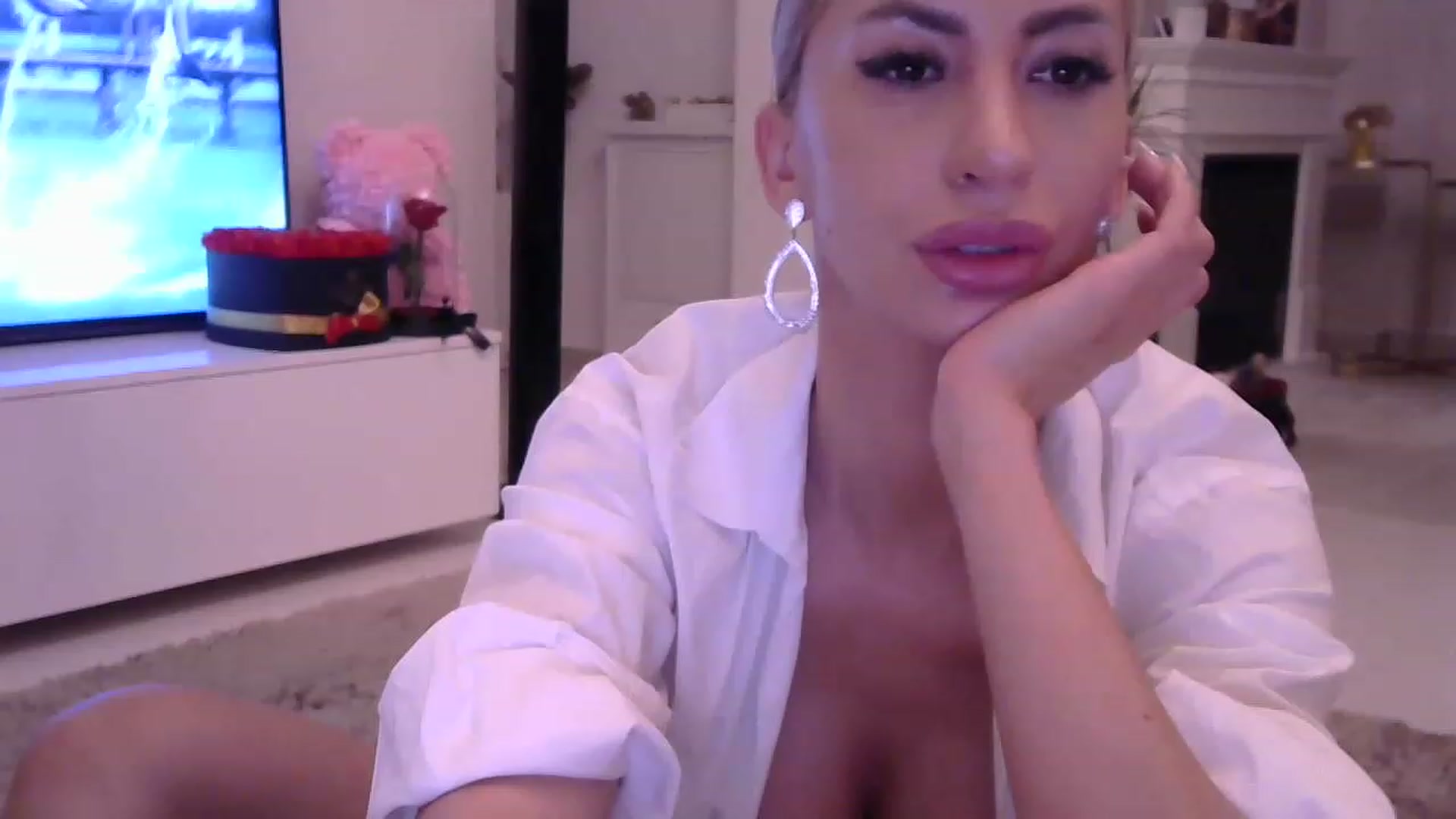 Gallery image thumbnail from Missy_alena's myfreecams stream on, 04/03/2023, 21:10 image 6 of 20