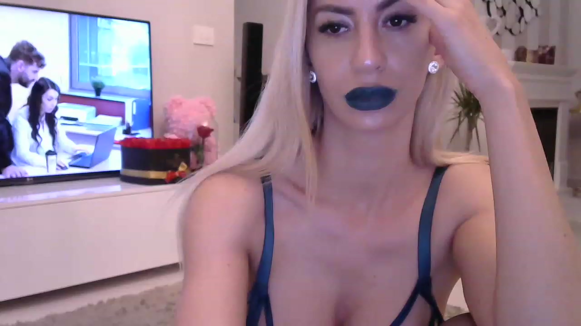 Gallery image thumbnail from Missy_alena's myfreecams stream on, 04/05/2023, 23:28 image 5 of 20