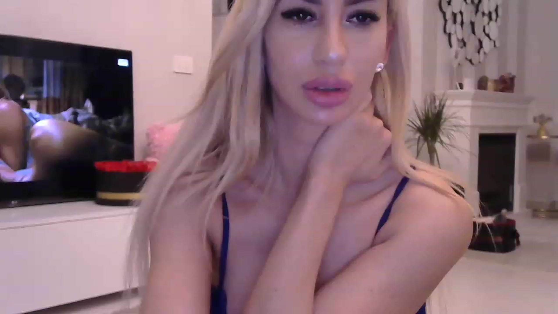 Gallery image thumbnail from Missy_alena's myfreecams stream on, 04/10/2023, 24:03 image 18 of 20