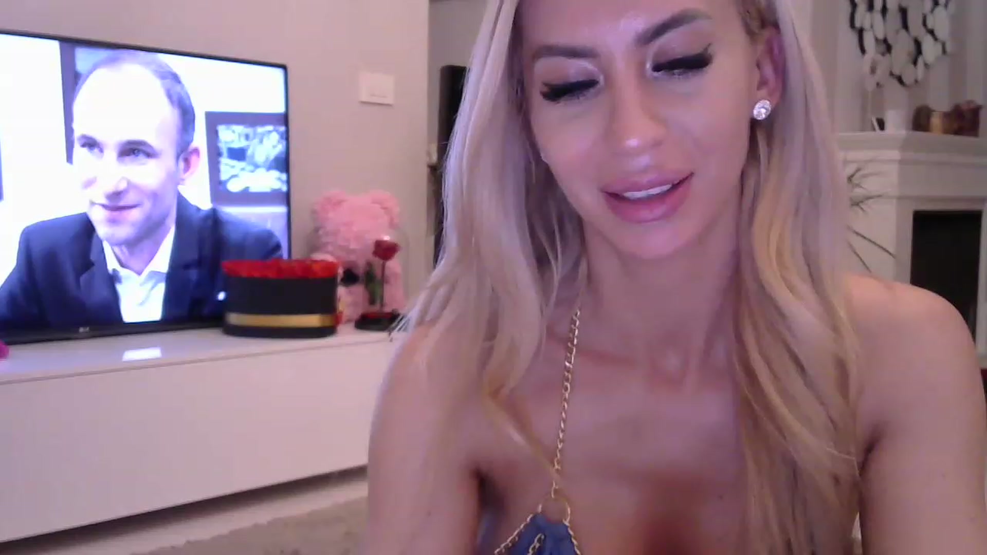 Gallery image thumbnail from Missy_alena's myfreecams stream on, 04/13/2023, 20:59 image 13 of 20