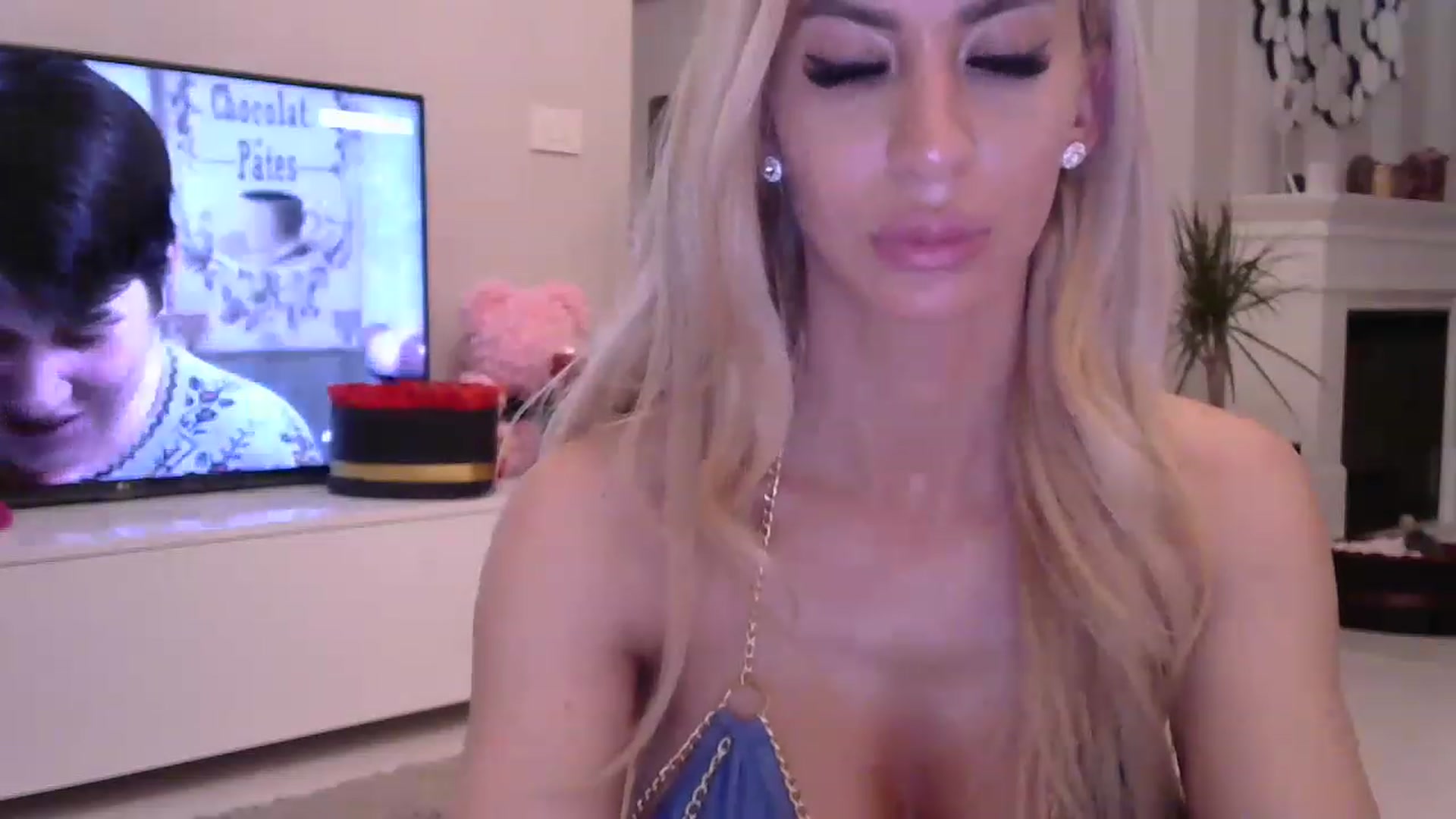 Gallery image thumbnail from Missy_alena's myfreecams stream on, 04/13/2023, 20:59 image 15 of 20