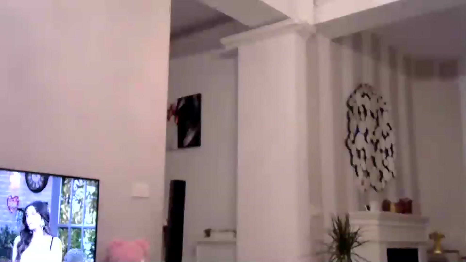 Gallery image thumbnail from Missy_alena's myfreecams stream on, 04/14/2023, 01:09 image 3 of 20
