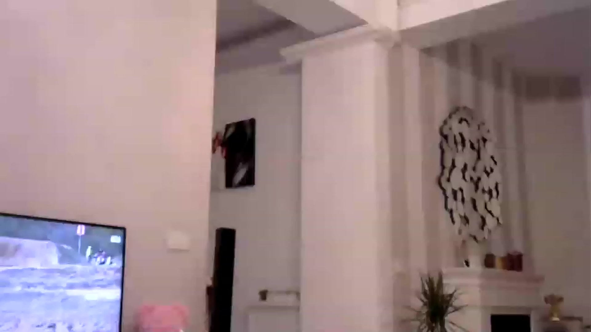 Gallery image thumbnail from Missy_alena's myfreecams stream on, 04/14/2023, 01:09 image 1 of 20