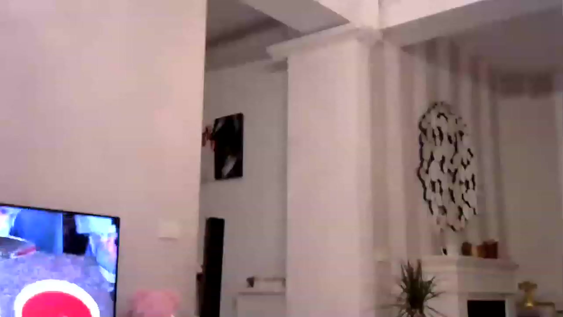 Gallery image thumbnail from Missy_alena's myfreecams stream on, 04/14/2023, 01:09 image 5 of 20