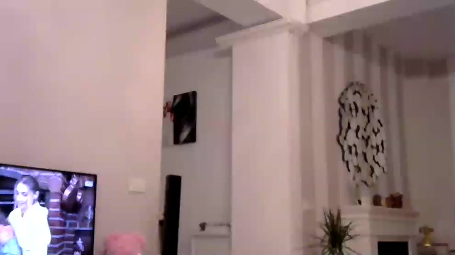 Gallery image thumbnail from Missy_alena's myfreecams stream on, 04/14/2023, 01:09 image 6 of 20