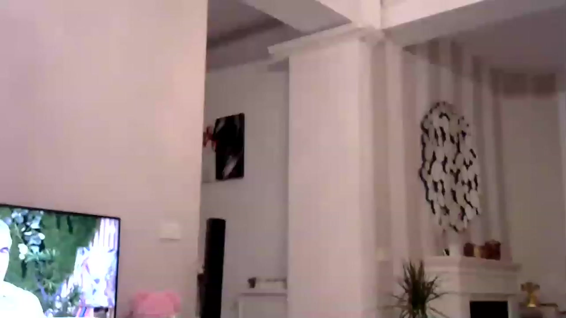 Gallery image thumbnail from Missy_alena's myfreecams stream on, 04/14/2023, 01:09 image 9 of 20