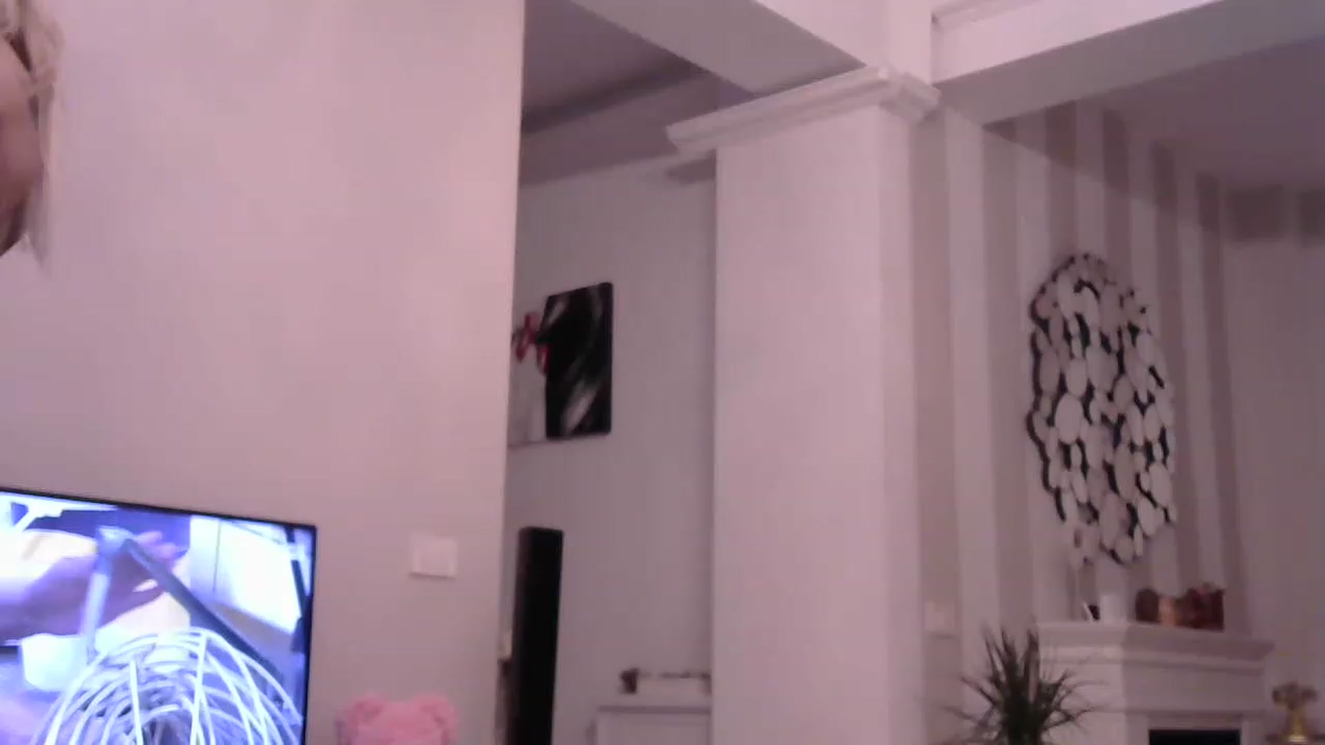 Gallery image thumbnail from Missy_alena's myfreecams stream on, 04/15/2023, 23:14 image 14 of 20
