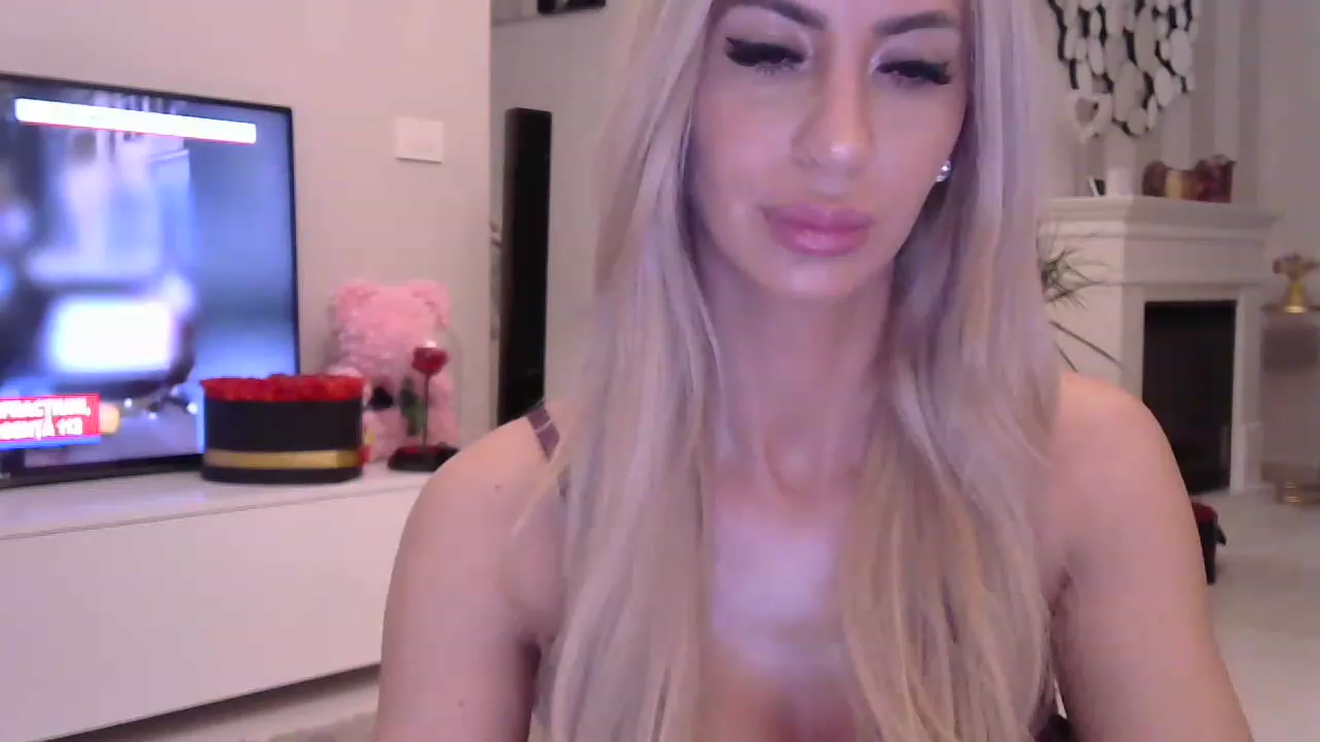 Gallery image thumbnail from Missy_alena's myfreecams stream on, 04/19/2023, 22:00 image 6 of 20