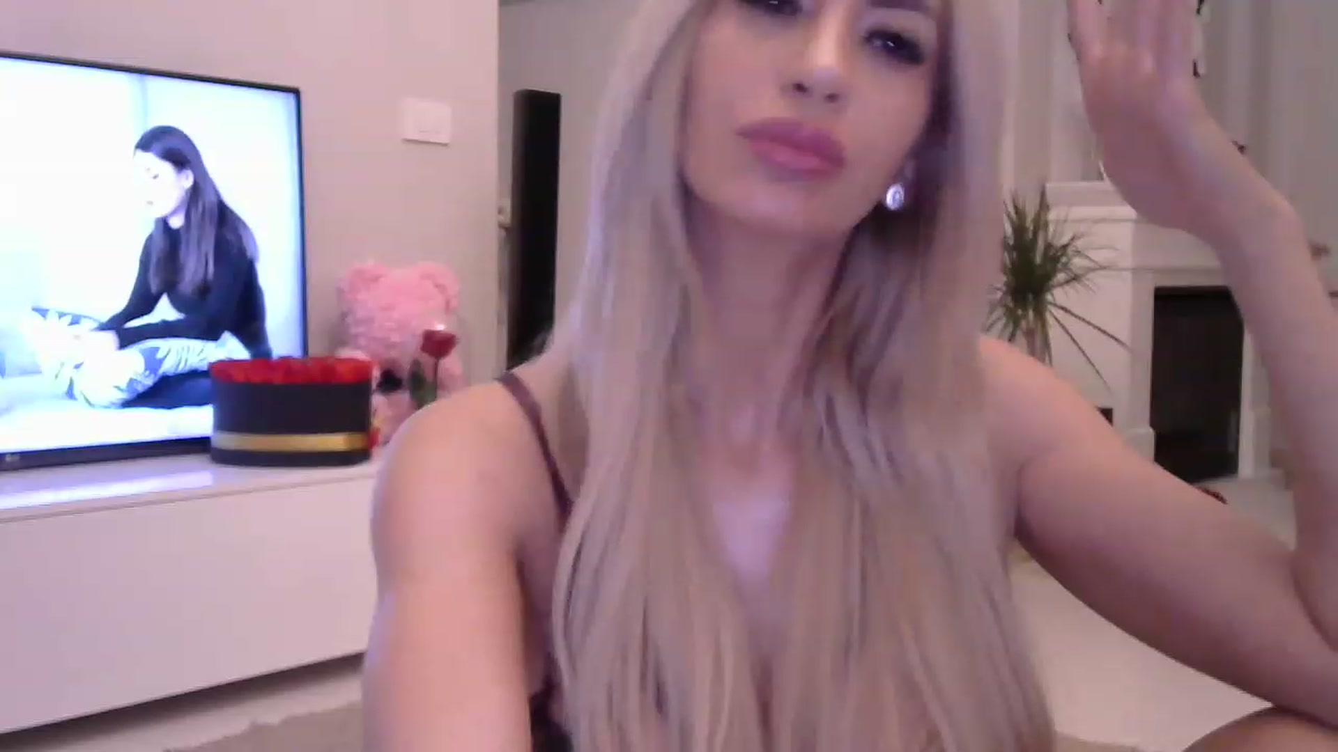 Gallery image thumbnail from Missy_alena's myfreecams stream on, 04/19/2023, 23:57 image 5 of 20